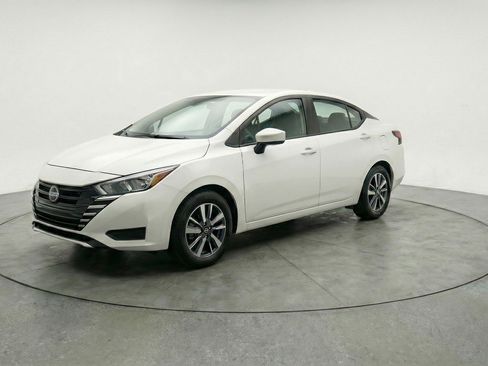 Used 2025 Nissan Versa SV FWD image 3