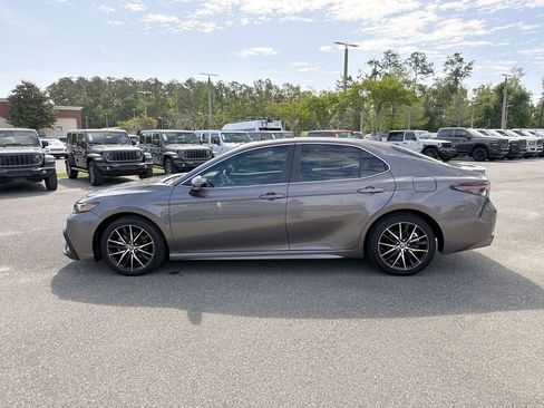 Used 2024 Toyota Camry SE w/ Convenience Package FWD image 6