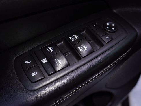 Used 2017 Jeep Grand Cherokee Limited image 13