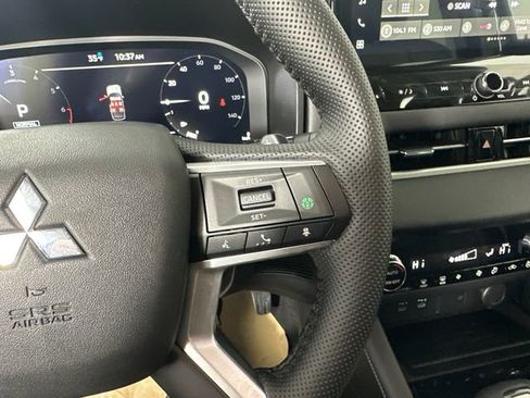 New 2026 Mitsubishi Outlander SE image 29