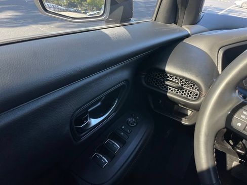 Used 2024 Honda HR-V Sport image 22