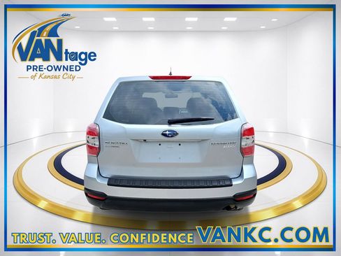 Used 2015 Subaru Forester 2.5i AWD/4WD image 7