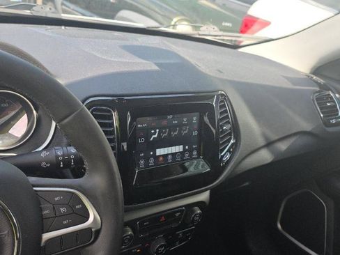 Used 2021 Jeep Compass Latitude AWD/4WD image 11