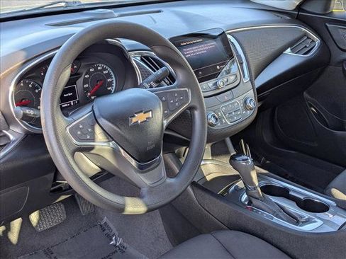 Used 2019 Chevrolet Malibu LT w/ Driver Confidence Package image 10