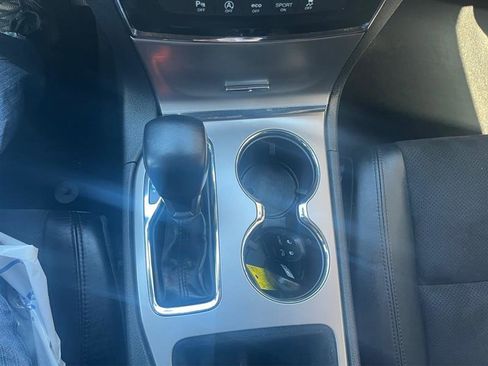 Used 2021 Jeep Grand Cherokee Laredo X AWD/4WD image 12