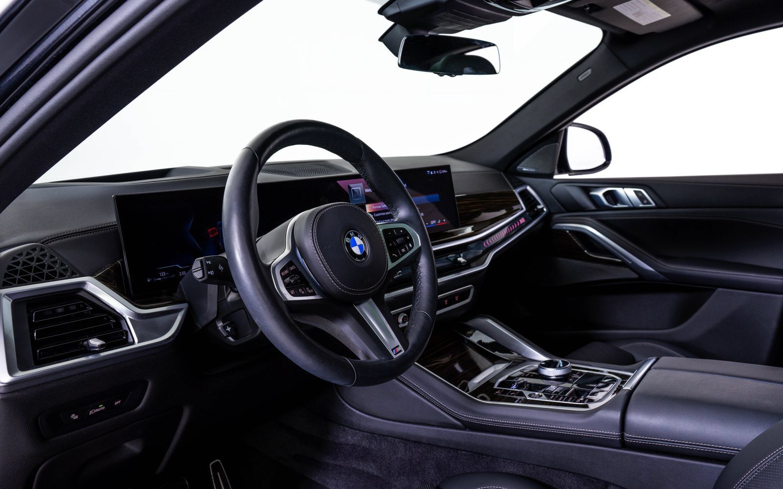 Used 2025 BMW X6 xDrive40i w/ Executive Package AWD/4WD image 14