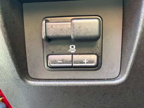 Used 2024 Chevrolet Colorado LT w/ LT Convenience Package II image 11