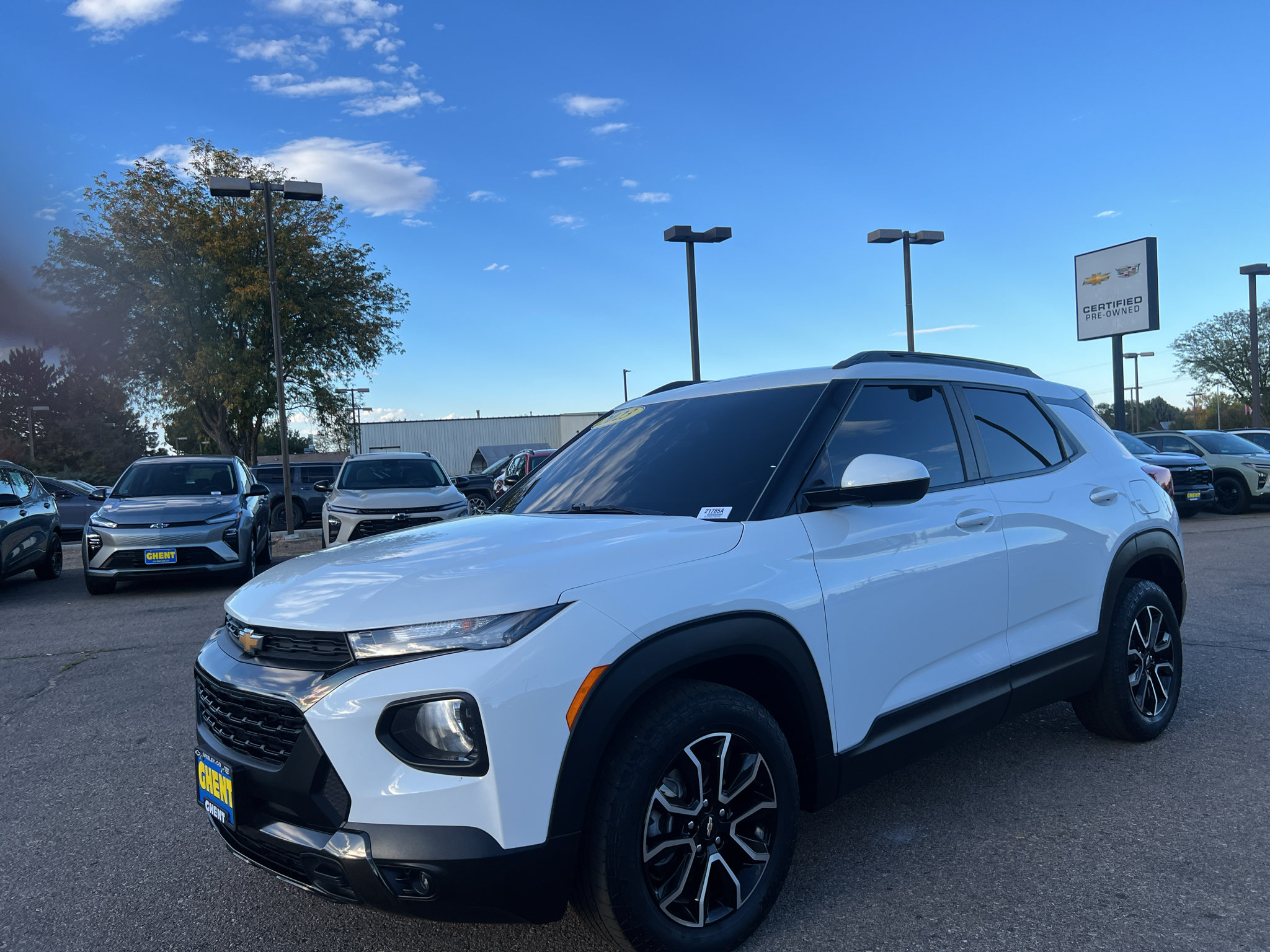 Used 2023 Chevrolet TrailBlazer ACTIV w/ Convenience Package FWD image 2