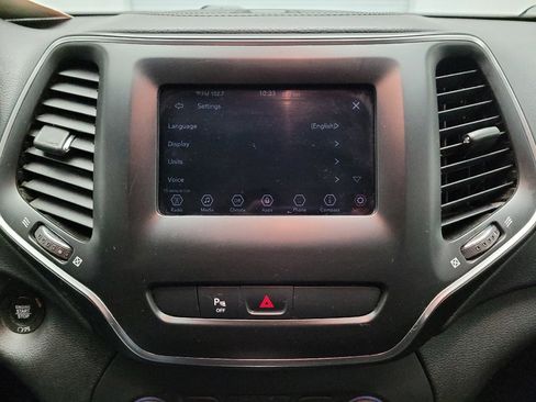 Used 2019 Jeep Cherokee Latitude Plus image 25