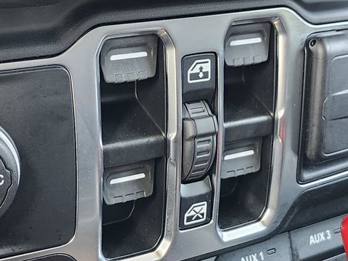 Used 2024 Jeep Wrangler Unlimited Rubicon 4xe w/ Convenience Group image 29