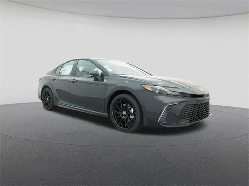 New 2026 Toyota Camry SE image 29