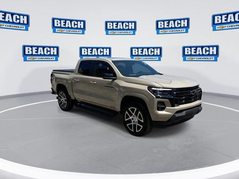 Used 2023 Chevrolet Colorado Z71 w/ Z71 Convenience Package 2 AWD/4WD image 2