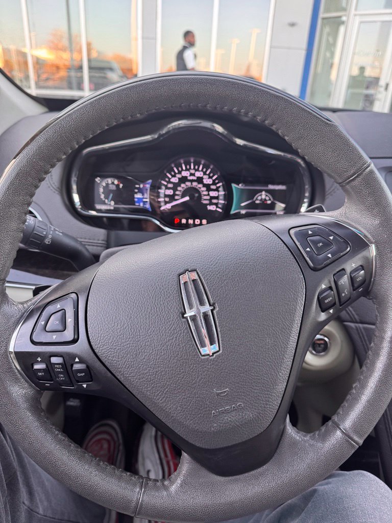 Used 2019 Lincoln MKT AWD image 13