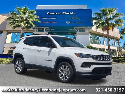 Used 2023 Jeep Compass Latitude AWD/4WD image 1