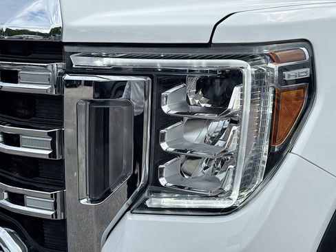 Used 2023 GMC Sierra 2500 SLE w/ SLE Value Package; AWD/4WD image 9