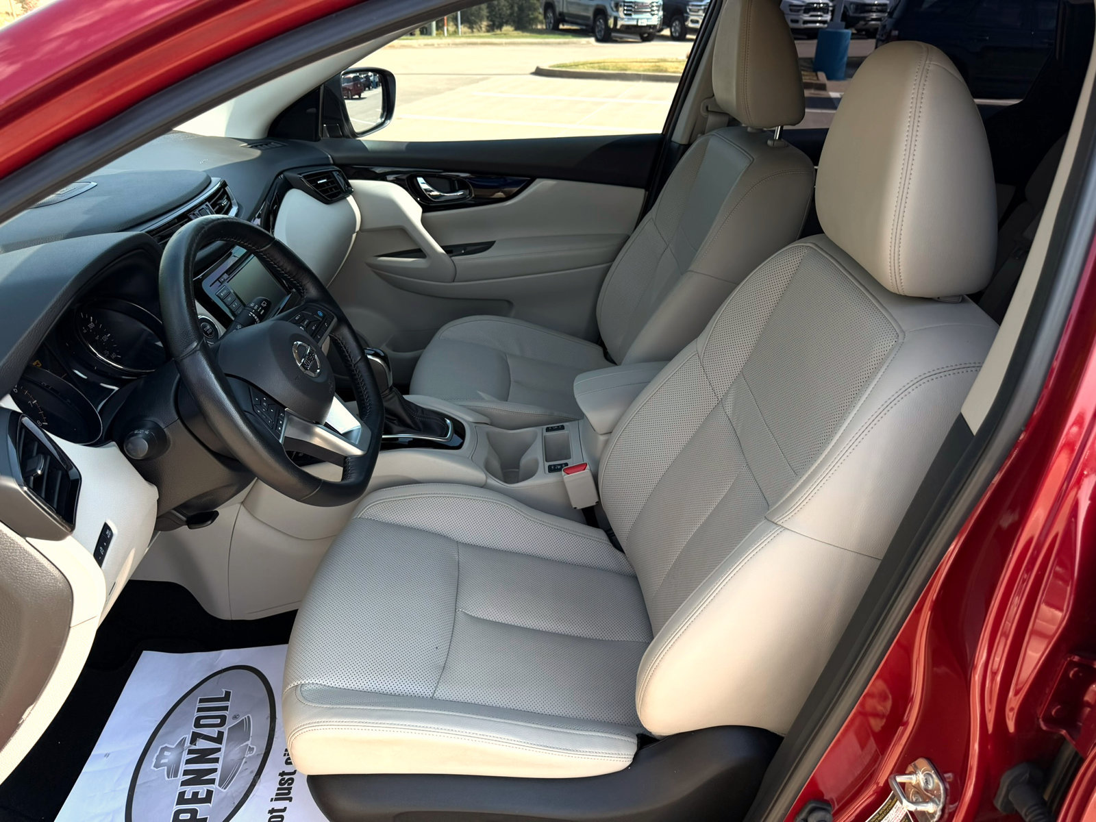 Used 2022 Nissan Rogue Sport SL w/ Premium Package FWD image 10