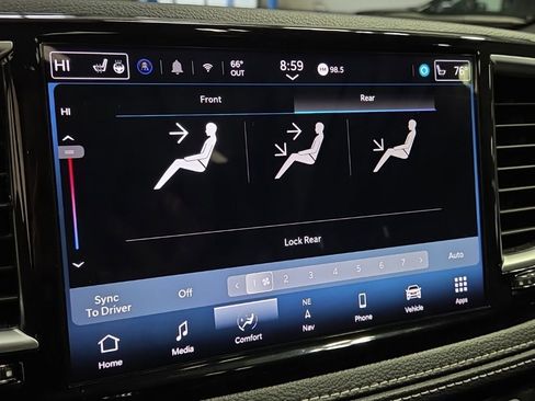 Used 2025 Chrysler Pacifica Limited FWD image 22