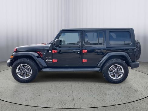 Used 2019 Jeep Wrangler Unlimited Sahara image 2