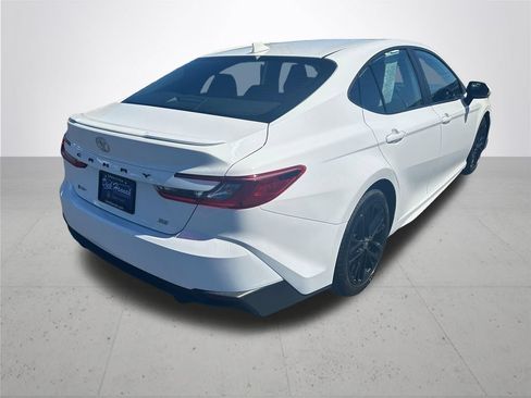 Used 2025 Toyota Camry SE FWD image 7