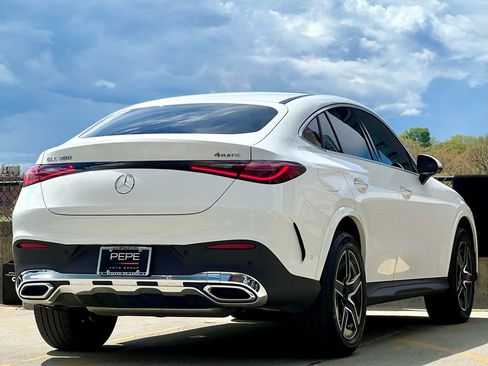 Certified 2025 Mercedes-Benz GLC 300 4MATIC w/ AMG Line image 7