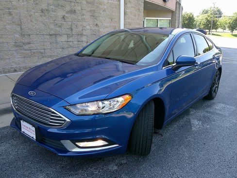 Used 2018 Ford Fusion SE w/ Equipment Group 201A FWD image 1
