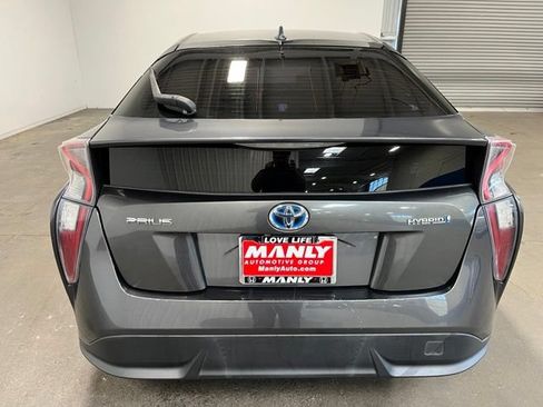 Used 2016 Toyota Prius Three Touring FWD image 4
