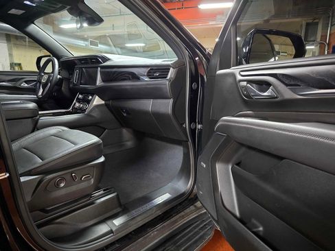 Used 2024 GMC Yukon XL Denali w/ Max Trailering Package image 13