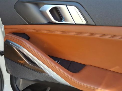 Used 2022 BMW X6 xDrive40i w/ Executive Package image 9