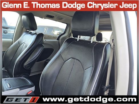 Certified 2024 Chrysler Pacifica Limited image 23