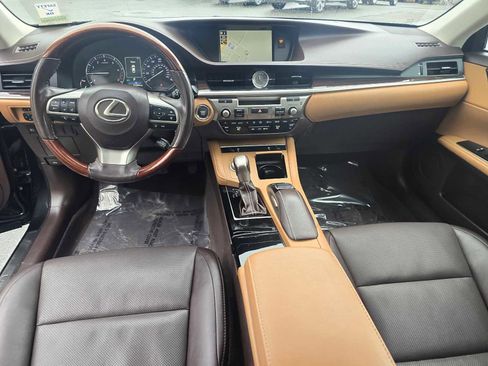 Used 2018 Lexus ES 350 w/ Navigation System Package image 20
