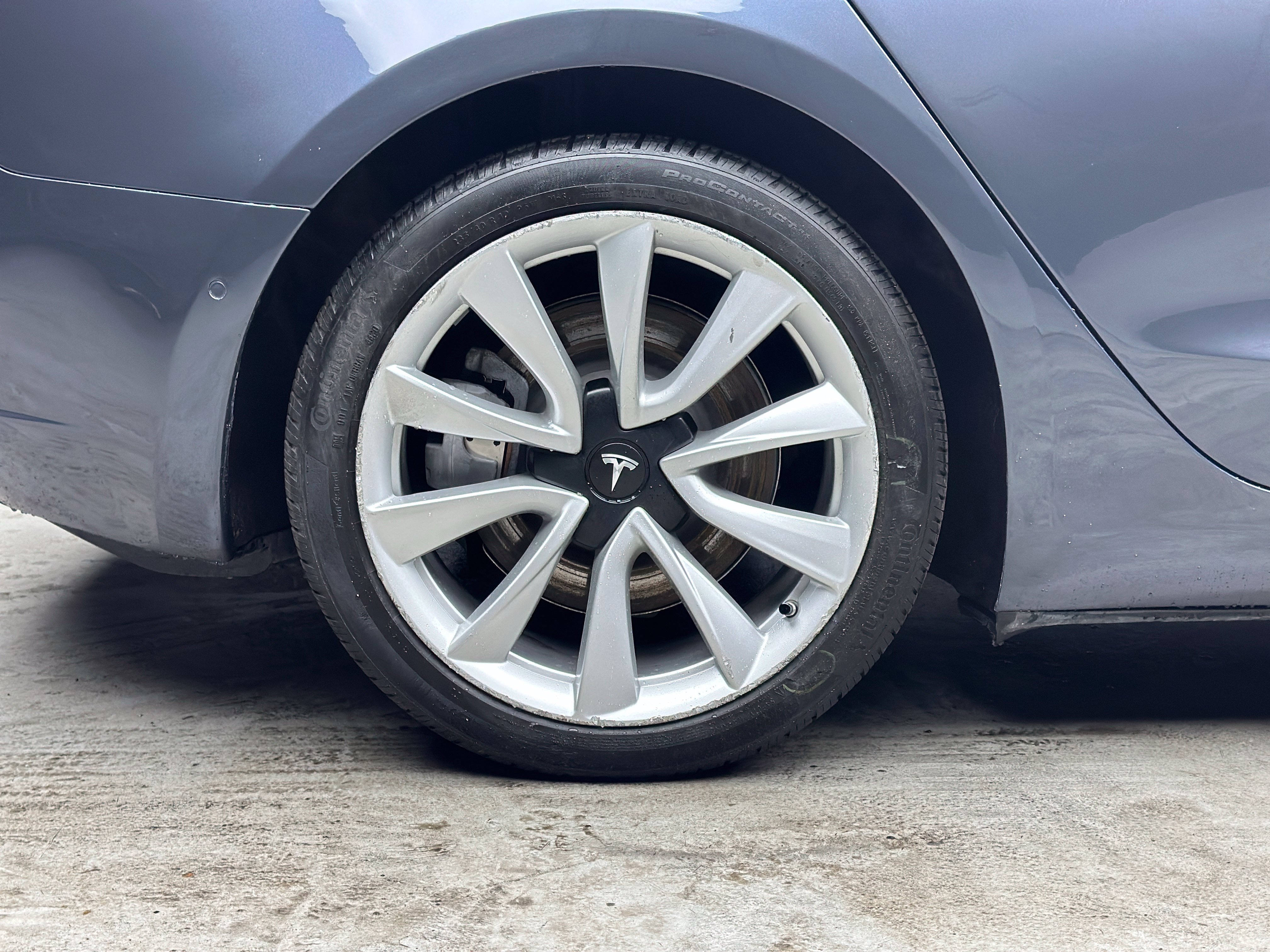 Used 2018 Tesla Model 3 Long Range AWD/4WD image 32