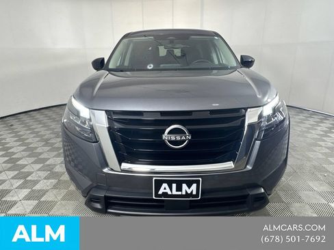 Used 2025 Nissan Pathfinder S FWD image 2