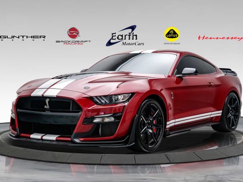 Used 2021 Ford Mustang Shelby GT500 w/ Carbon Fiber Handling Package RWD image 1