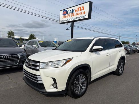 Used 2017 Toyota Highlander XLE FWD image 29