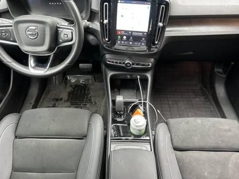 Used 2023 Volvo XC40 Recharge Ultimate w/ Protection Package Premier AWD/4WD image 10