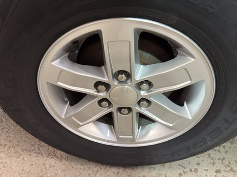 Used 2012 GMC Sierra 1500 SLE w/ Power Tech Package image 31