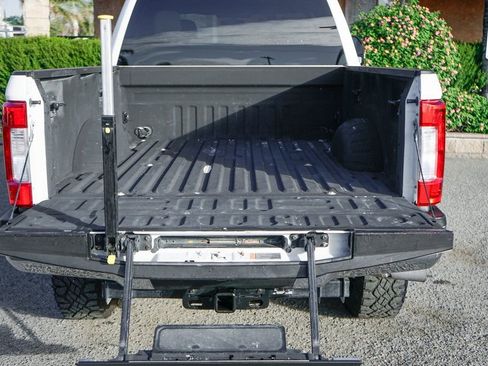 Used 2017 Ford F250 XLT w/ XLT Value Package AWD/4WD image 9