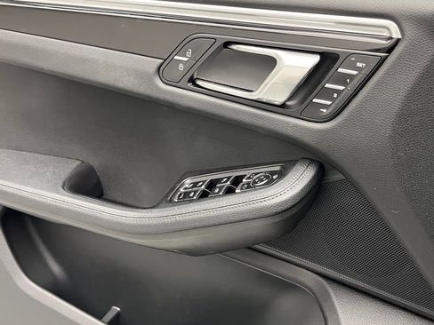 Used 2022 Porsche Macan image 22