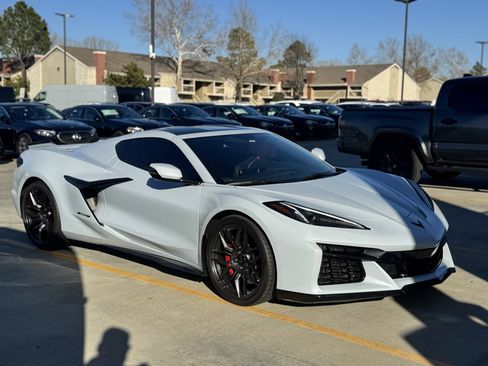 Used 2023 Chevrolet Corvette Z06 image 1