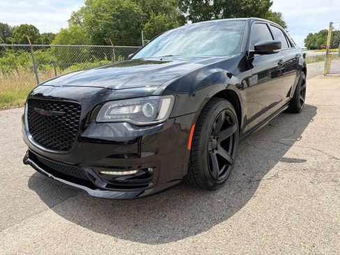 Used 2022 Chrysler 300 S RWD image 6