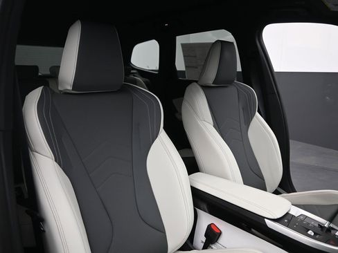 New 2026 BMW X1 xDrive28i w/ Convenience Package image 22