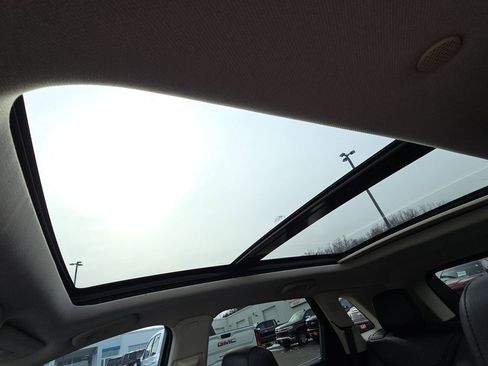 Used 2018 Cadillac XT5 Luxury w/ Driver Awareness Package image 26