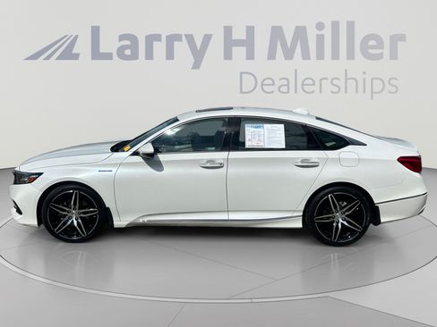 Used 2022 Honda Accord Touring image 3