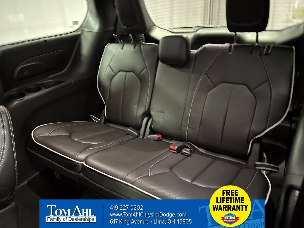 New 2027 Chrysler Pacifica Limited FWD image 22