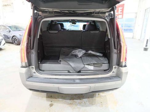 Used 2019 Cadillac Escalade Premium Luxury w/ LPO, Radiant Package AWD/4WD image 10