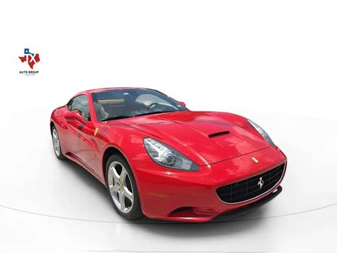 Used 2013 Ferrari California RWD image 44