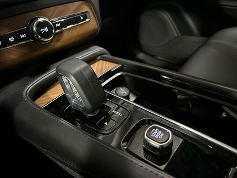 Certified 2023 Volvo XC90 B6 Plus w/ Protection Package Premier AWD/4WD image 19