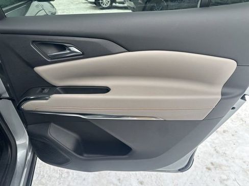 Used 2024 Chevrolet Traverse LT image 19