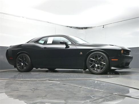 Used 2016 Dodge Challenger R/T Scat Pack image 27