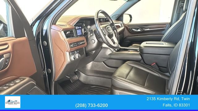 Used 2021 GMC Yukon XL Denali w/ LPO, Illumination Package AWD/4WD image 12
